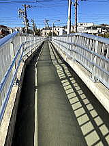 西鎌倉小学校前歩道橋工事後